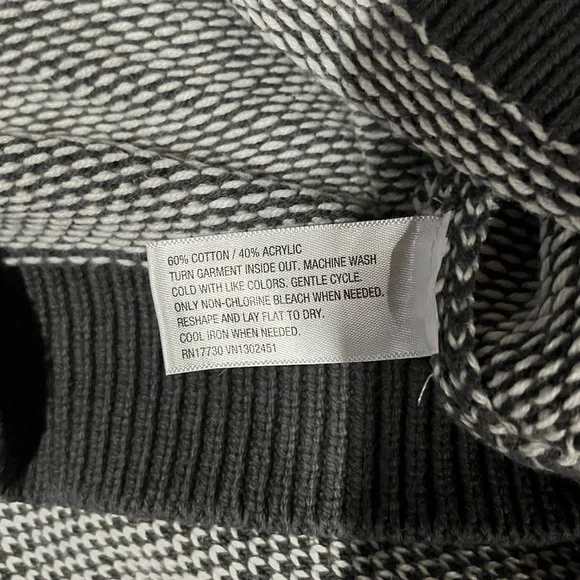 Mossimo Colorful Sweater - Picture 5 of 5